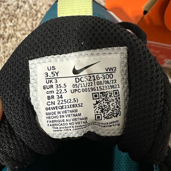 Nike Air Zoom Crossover (GS) Youth Size 3.5 Bright Spruce/ Barley Volt - Picture 11 of 11